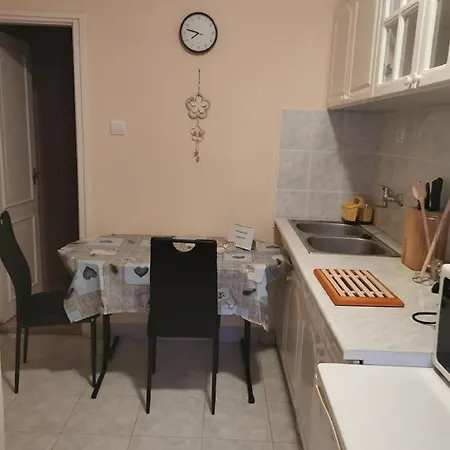 Patakparti Vendeghaz- - Kulcsos Haz Haromhuta